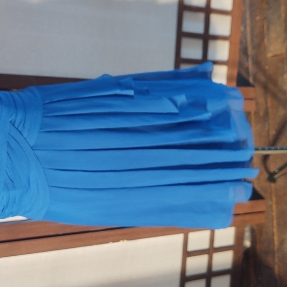 David's Bridal Short Crinkle Chiffon Royal Blue Dress with Front Cascade Size 10 - Picture 3 of 10